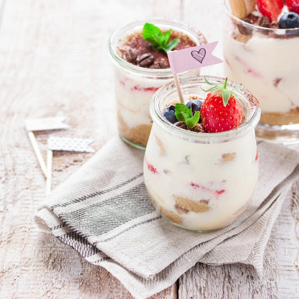 tiramisu áfonyával és citrommal