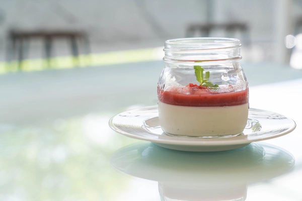 panna cotta cseresznyés-gyömbéres mártással