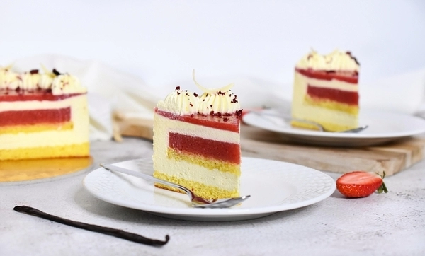 vaníliás torta eperrel