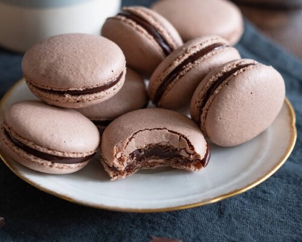 macaronok bam csokoládé-mogyoró kenőccsel