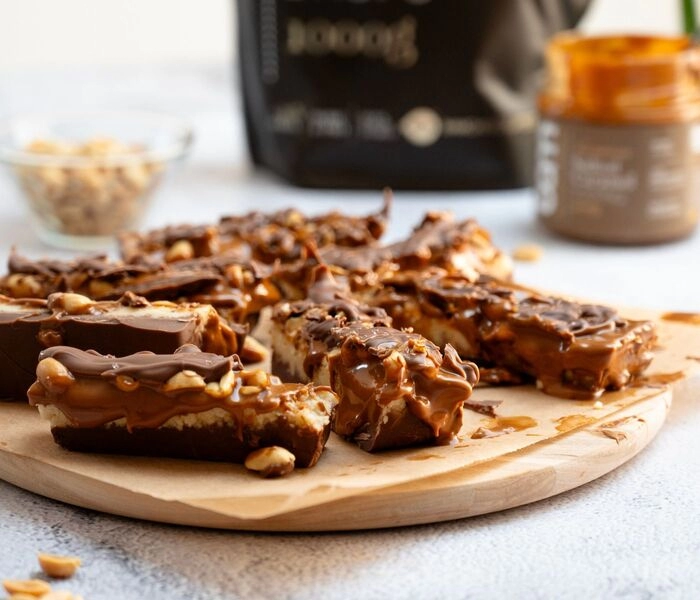 házi készítésű snickers - egy egyszerű desszert sütés nélkül