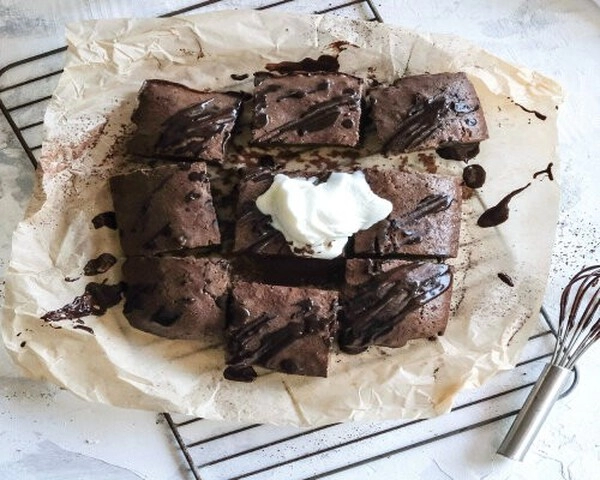 brownie mályvacukros töltelékkel